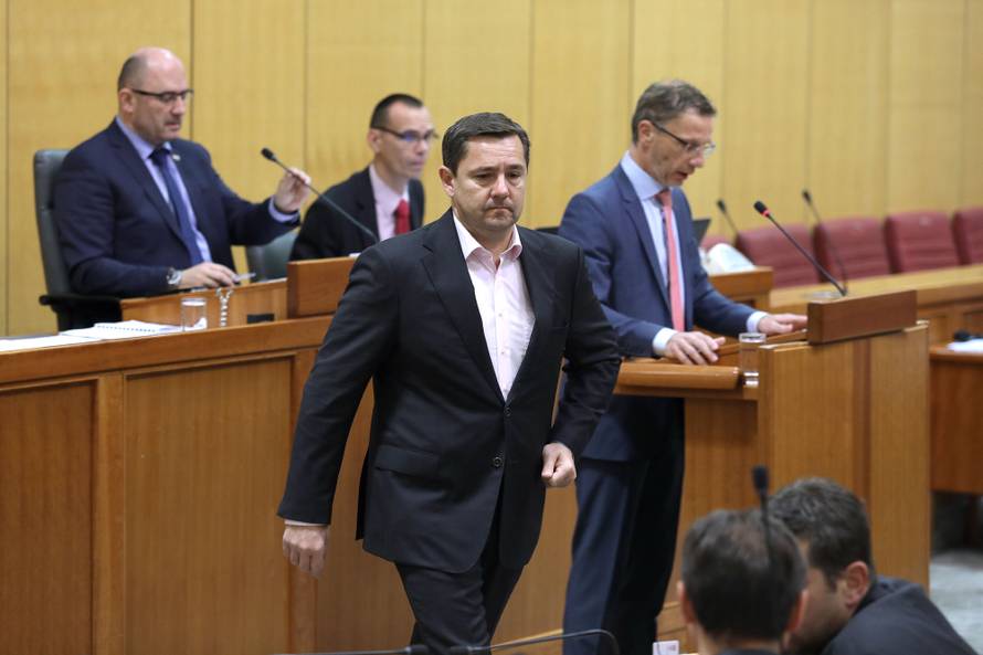 Vujčić branio HNB: 'Nikome ne plaćamo masaže, saune i jelo'