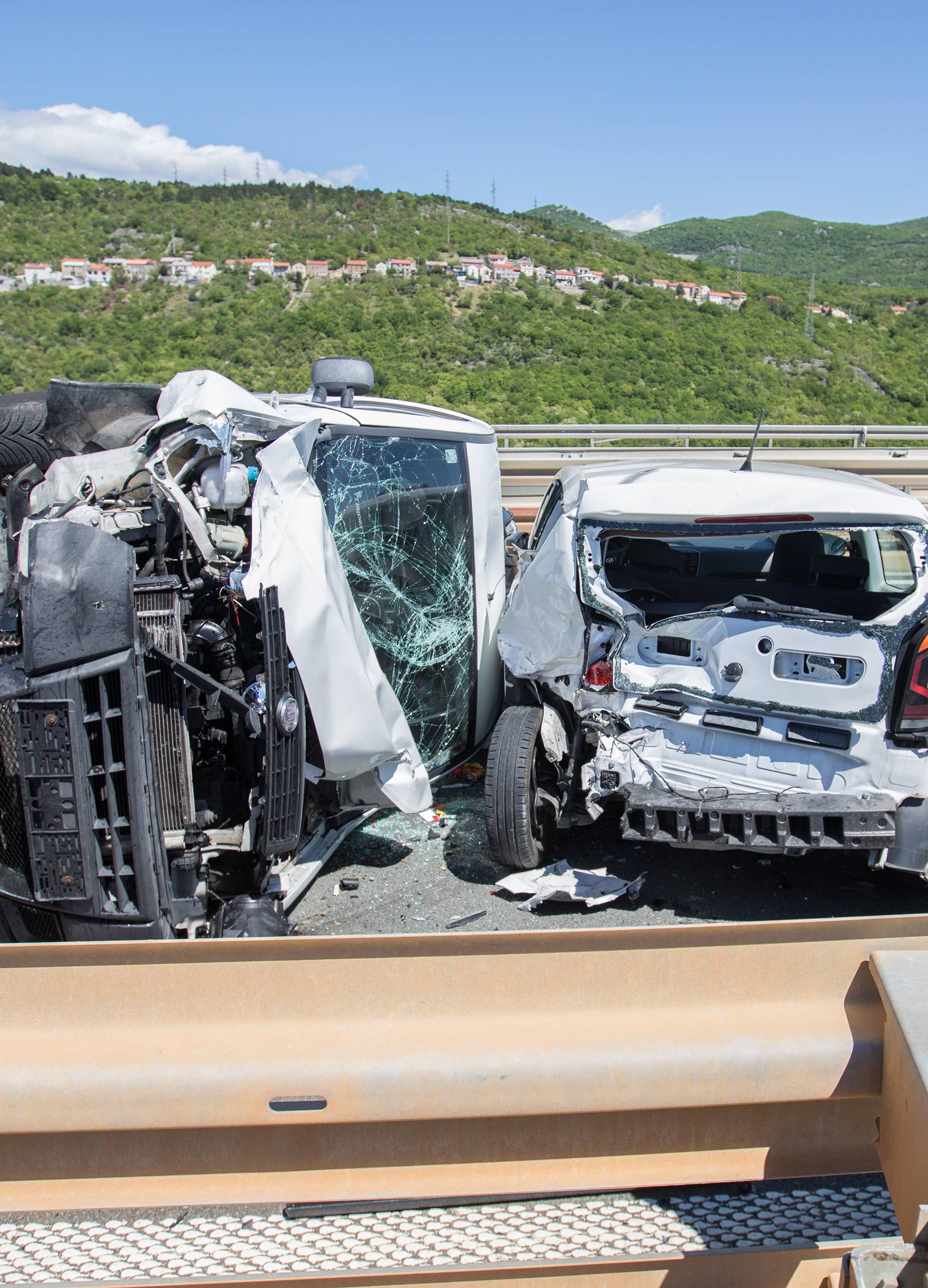 Kod Rijeke se sudarila dva auta i kombi, promet normaliziran