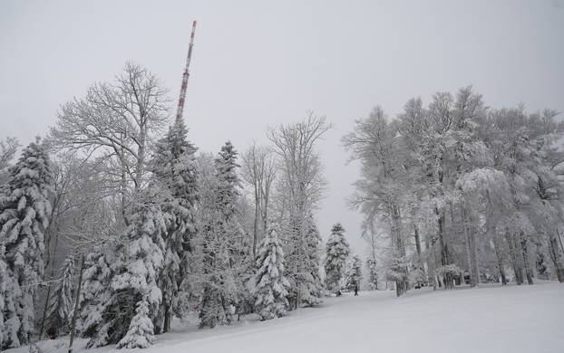 Zagreb: Započela skijaška sezona na Sljemenu 