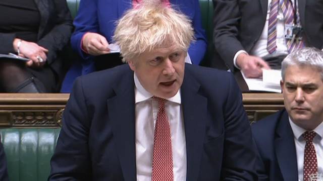 Johnson je parlamentu predstavio novi plan 'oslobo?enja':  Prekid izolacije i ukidanje besplatnog testiranja