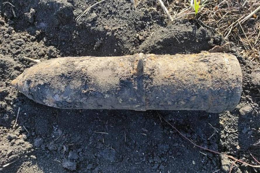 VIDEO U polju kod Ilače našao bombu iz Drugog svjetskog rata: Snimili kako su je uništili