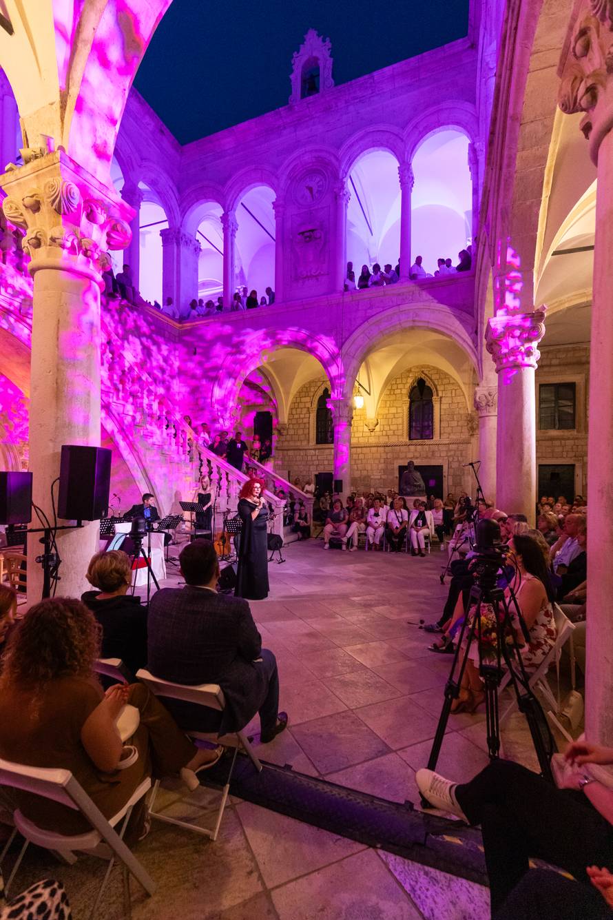 Prvi dubrovački oproštajni koncert Tereze Kesovije