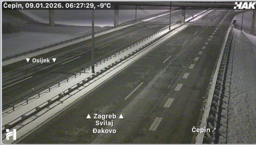 Zaledio vam se auto? Evo što niti slučajno ne smijete raditi