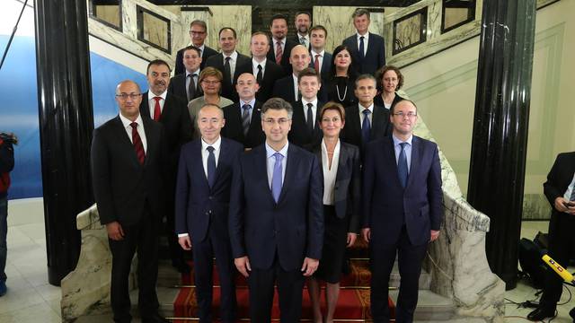 Plenković se u utorak sastaje s ministrima u Banskim dvorima