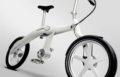 Rasklopivi električni bicikl ima pedale kojima se pune baterije