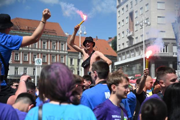 Zagreb: Zagrebački maturanti slave zadnji dan škole