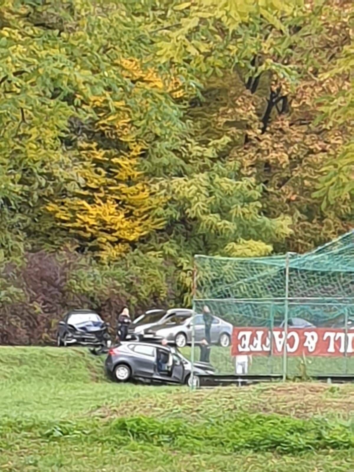 Sudar na cesti kod Markuševca, jedan auto završio je na travi