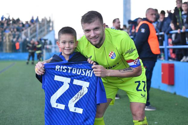 Varaždin: Ristovski poklonio dres dječaku kojeg je osiguranje u travnju željelo izbaciti s terena 