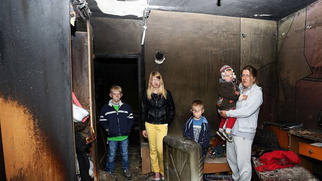 Trebaju pomoć: Majci petero djece požar je uništio  kuću