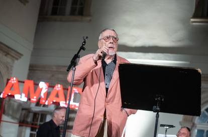 Zagreb: Stjepan Jimmy Stanić održao je koncert u Klovićevim dvorima