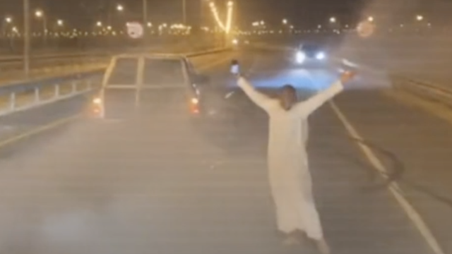 Divljali po ulicama Dohe: Policija ih uhitila i uništila im aute