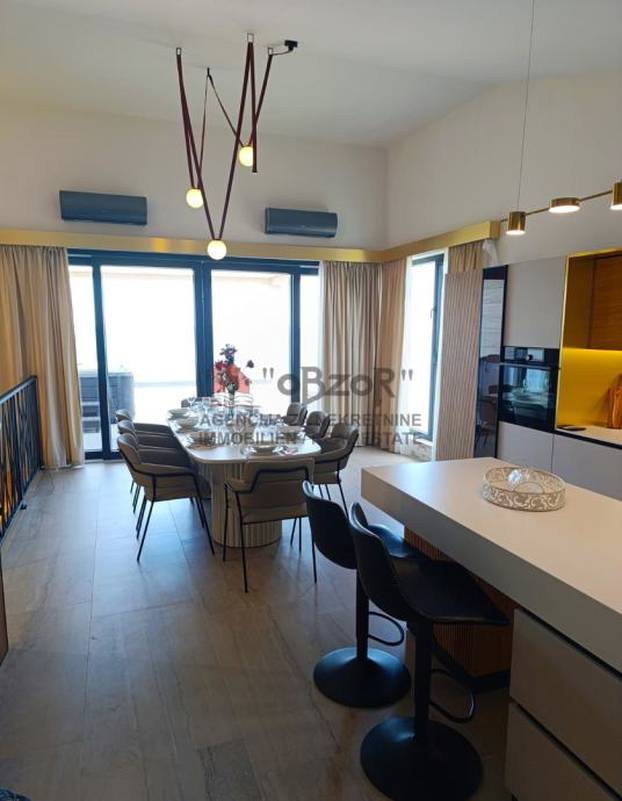 FOTO Ekskluziva! Prodaje se penthouse prvi red do mora, dvije etaže su povezane liftom