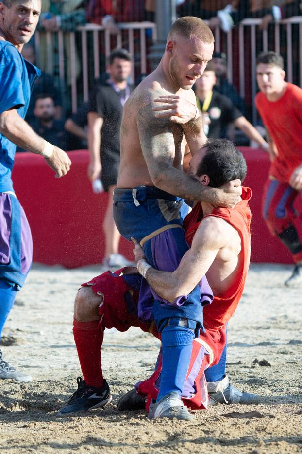 Florence, Final Azzurri Rossi of Calcio Storico Fiorentino In Piazza Santa Croce 8 to 7 for the Rossi