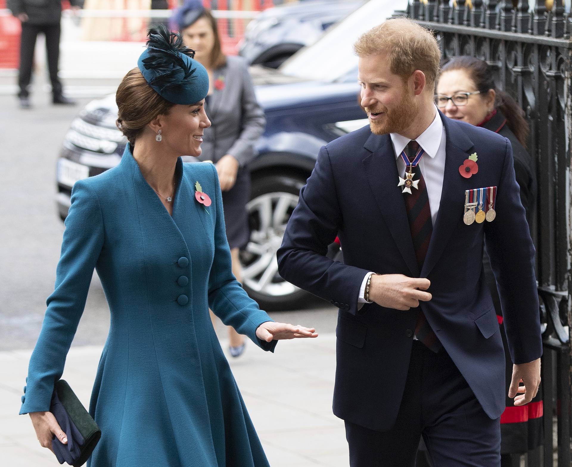 Princ Harry u društvu princeze Kate stigao na komemoraciju Anzac u Westminister