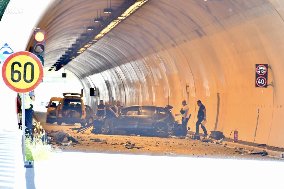 Prevrnuli se u tunelu: Roditelji i kći su preminuli, sin ozlijeđen