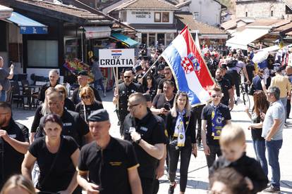 FOTO: Koliko sretnih gumbića na jednom mjestu: Pogledajte paradu dimnjačara u Sarajevu