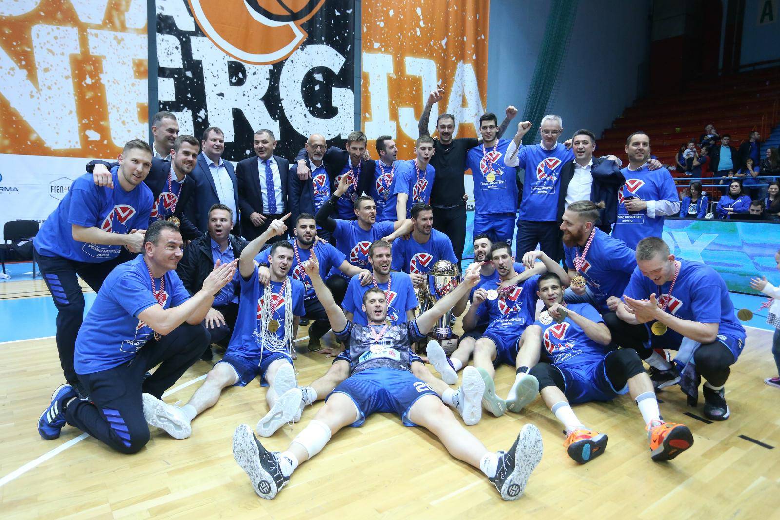 Zagreb: Nakon napetog kraja Cibona ipak postala Prvak Hrvatske