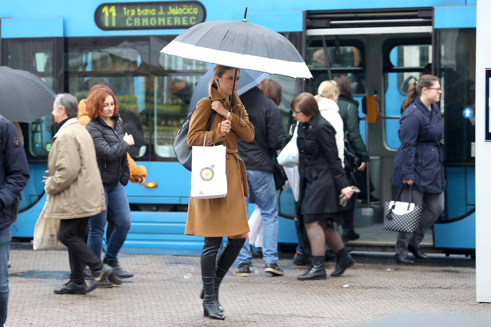 Najavljeno pogoršanje vremena već od jutra je zahvatilo Zagreb