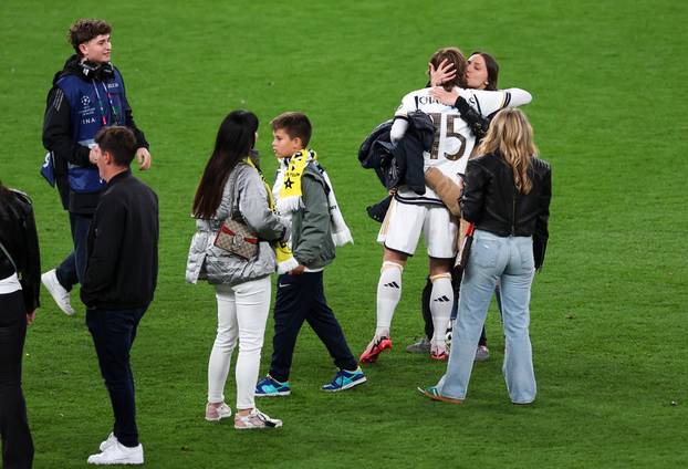 London: Luka Modrić s obitelji proslavio osvajanje Lige prvaka 