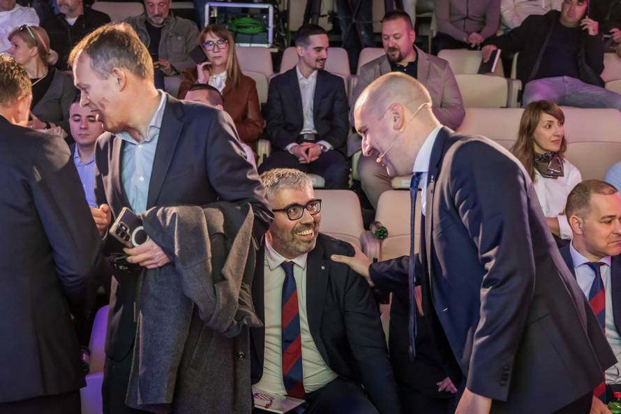 Split: Na Poljudu predstavljena Studija izvodljivosti projekta "Nogometni stadion i kamp u Splitu"