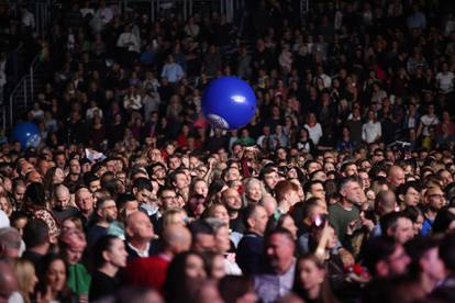 FOTO Sanja, Marinko i Zec imali oproštajni koncert: Puna Arena Zagreb pjevala je hitove Fosila