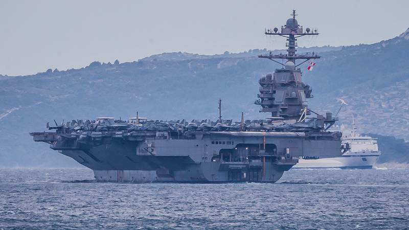 FOTO Američki mega nosač aviona napustio  Split: 'Mrcina' s 4500 ljudi bila na održavanju