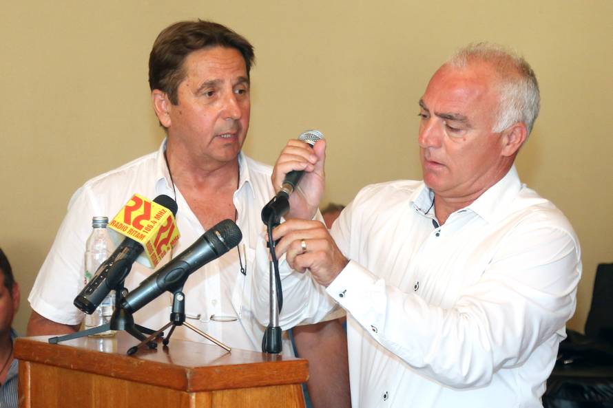 Petrina iznapadao sve redom, Pauk: 'Nemoj da te plesnem!'