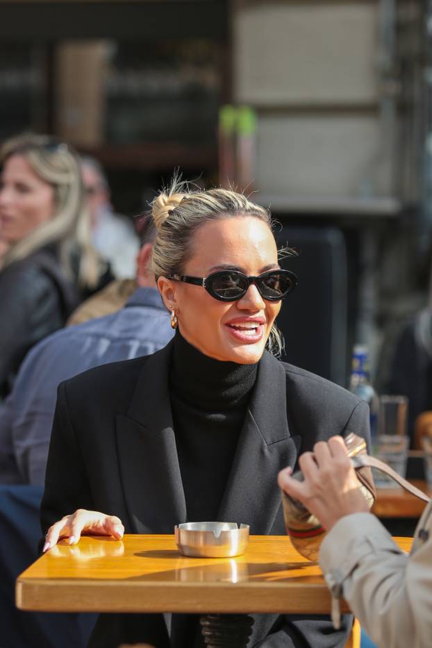 Zagreb: Meri Goldašić uživa u kavi na subotnjoj špici