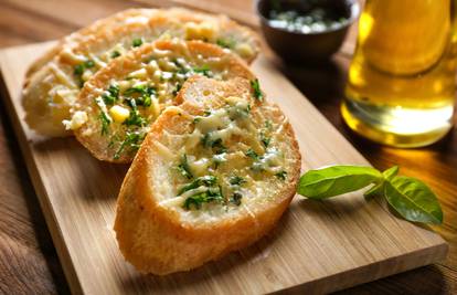 Ideja za odličnu večeru: Hrskavi pohani kruh s parmezanom