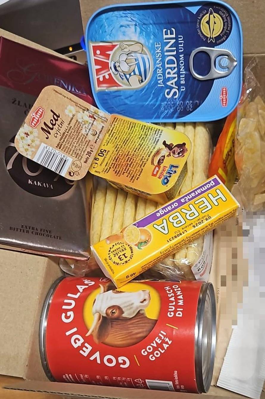 FOTO Policija za Thompsonov koncert dobila gablec: 'Da gulaš iz konzerve zagrijem na suncu?'