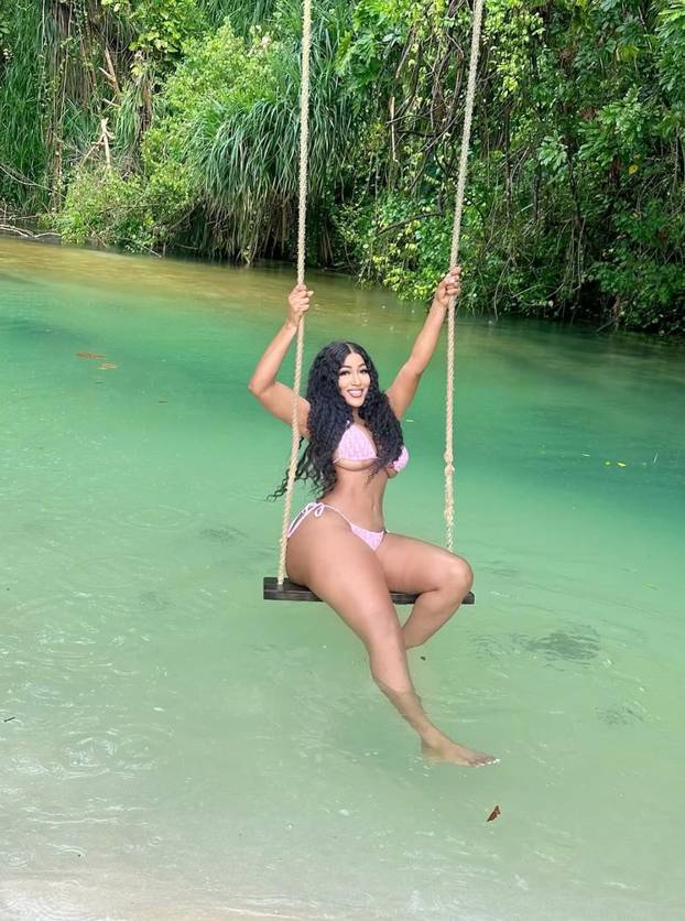 FOTO Opsjednuta estetskim operacijama: 'Želim imati stražnjicu poput Nicki Minay!'