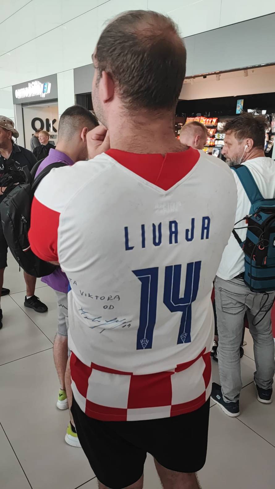 Srebrne 'vatrene' dočekalo je 50-ak navijača. Dalić: S Lukom nisam pričao, neka se odmori...