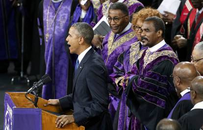Obama na sprovodu svećenika sam zapjevao 'Amazing  Grace'