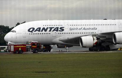 Qantasov avion morao hitno sletjeti zbog kvara elektronike