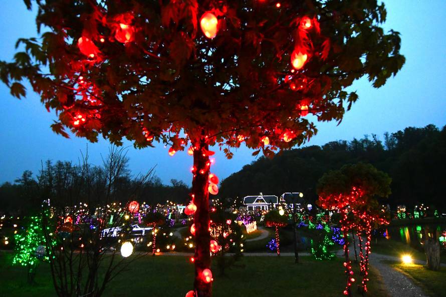 Grabovnica: Uskrsna čarolija svijetla obitelji Salaj