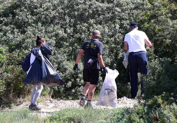 Grebaštica: Akcija ?iš?enja u sklopu projekta Rezolucija Zemlja 