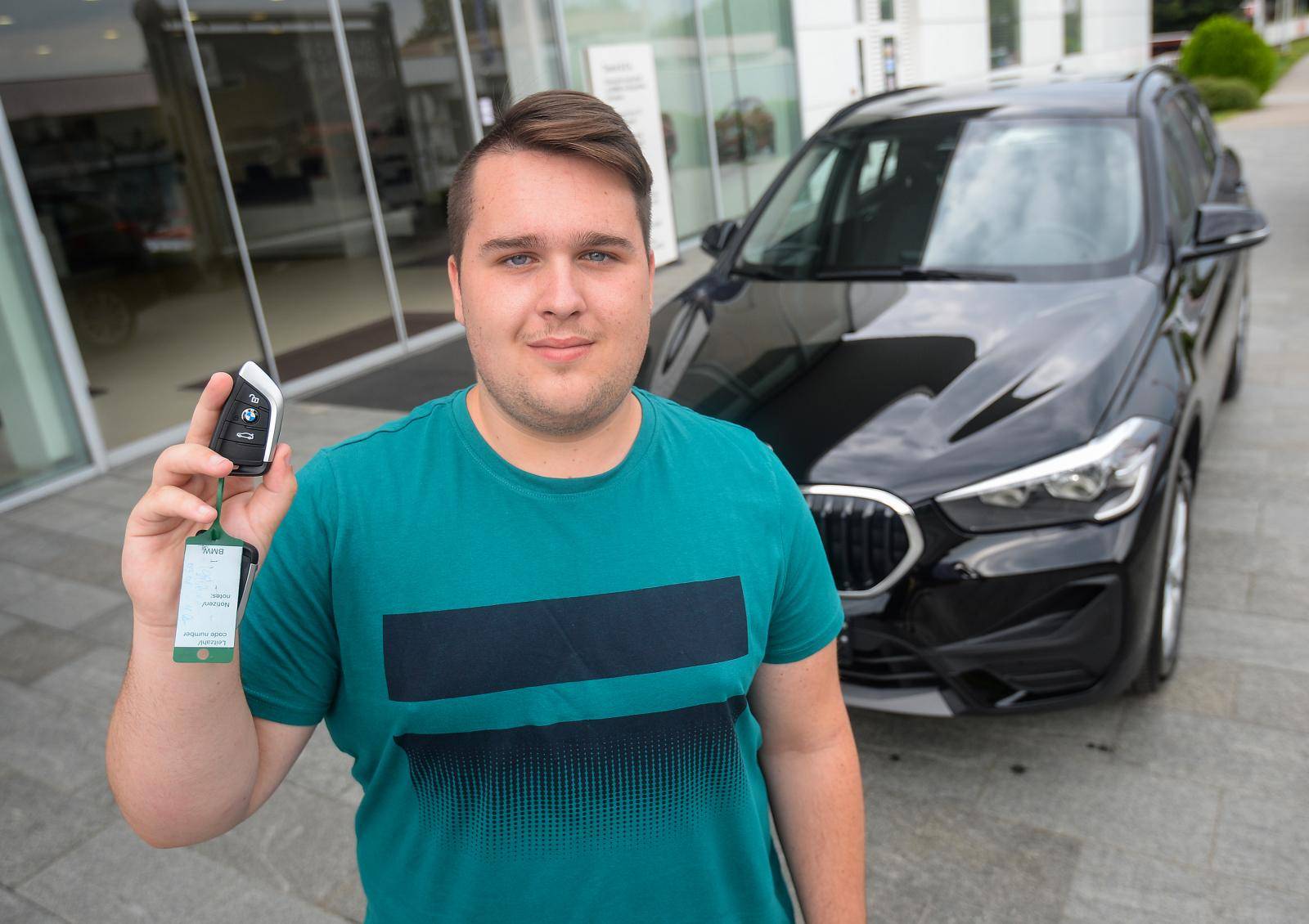 Denis (18) je osvojio BMW X1: I dalje šaljemo nagradne kupone