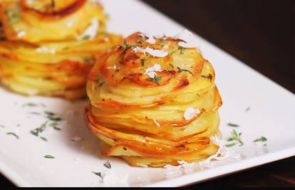 Ideja za večeru: Pečeni krumpir s parmezanom - za prste polizati