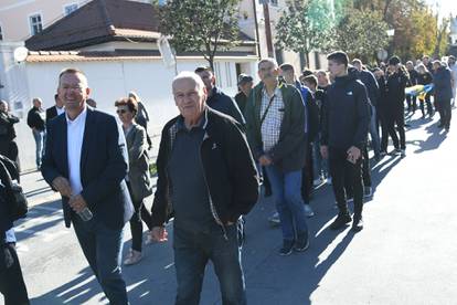 FOTO U Mimohodu pobjednika u Bjelovaru povorka s više stotina sudionika, evo tko je sve došao