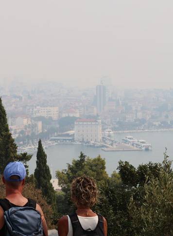 Split  prekriven dimom zbog po&zcaron;ara kod Tomislavgrada