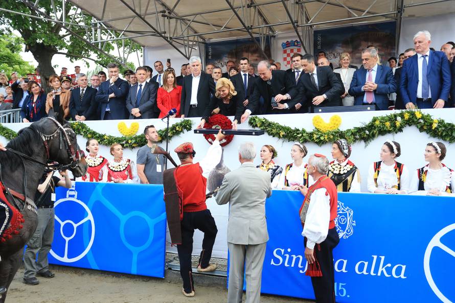 Kolinda u Vukovaru: Želimo sa Srbijom graditi bolje odnose