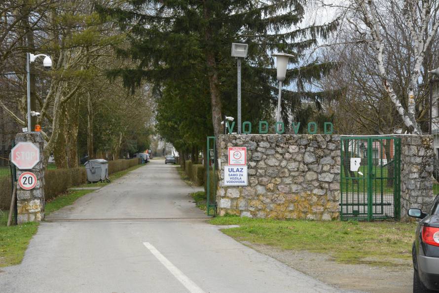 Bernardić u Sl. Brodu: HDZ-ovi ministri se ovdje poslikaju i odu