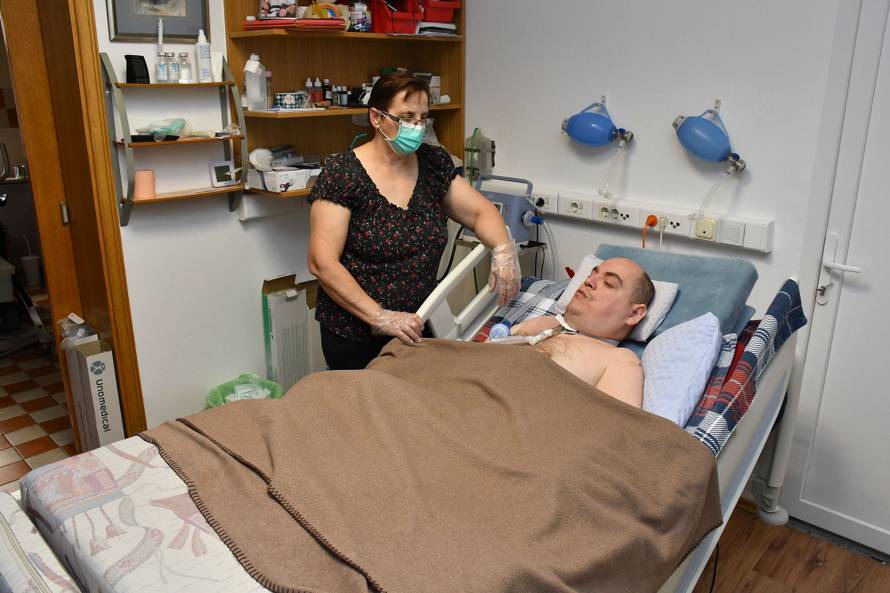 Slavonski Šamac: Ivan Prgomet dvije godine neuspješno traži da mu se dodijeli rezervni respirator