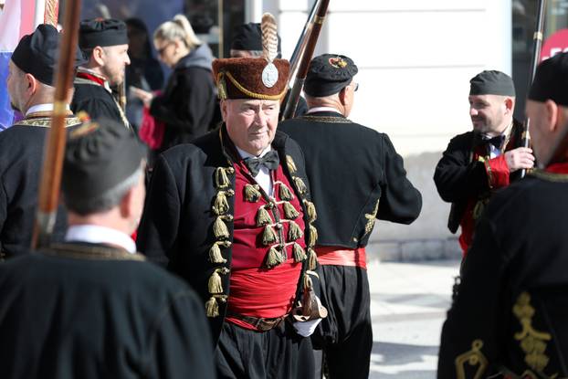 Pula: Mimohod Bokeljske mornarice u Puli