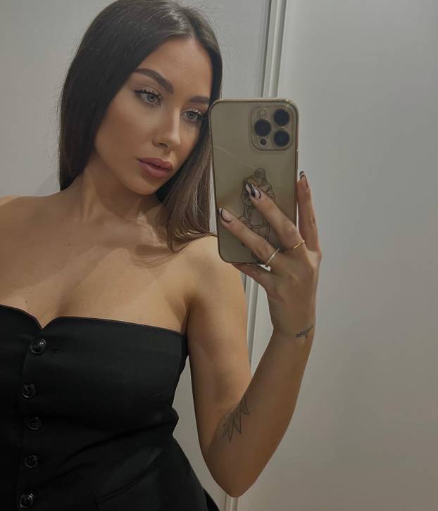 FOTO KAKVE LJEPOTICE! Ima li Španjolska najljepše WAGS-ice? Evo koga ljube Olmo i društvo...