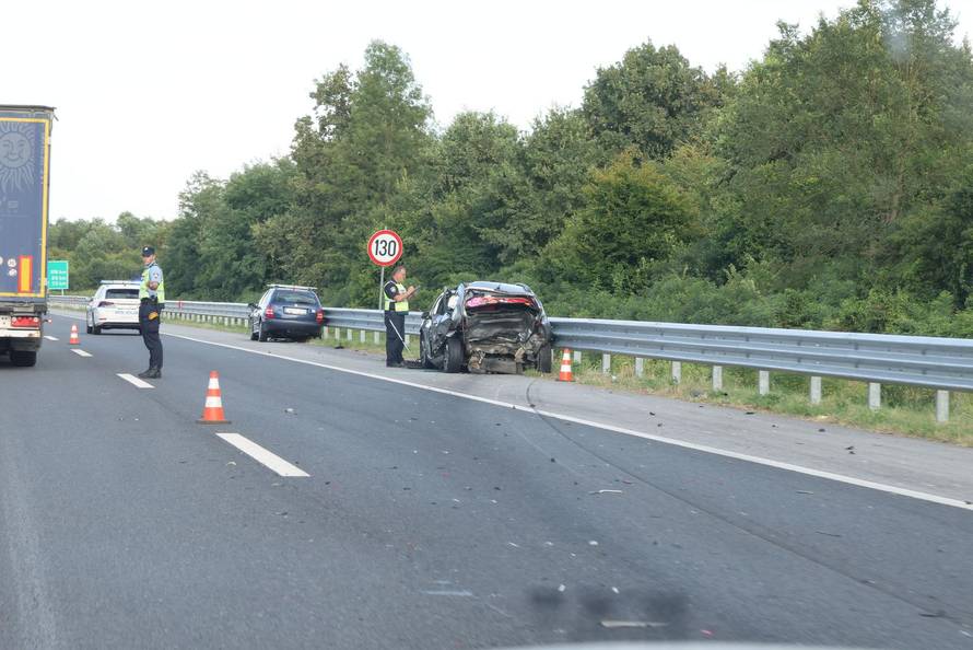 U sudaru dvaju vozila na A3 kod Lužana poginulo dijete, kolona duga četiri kilometra