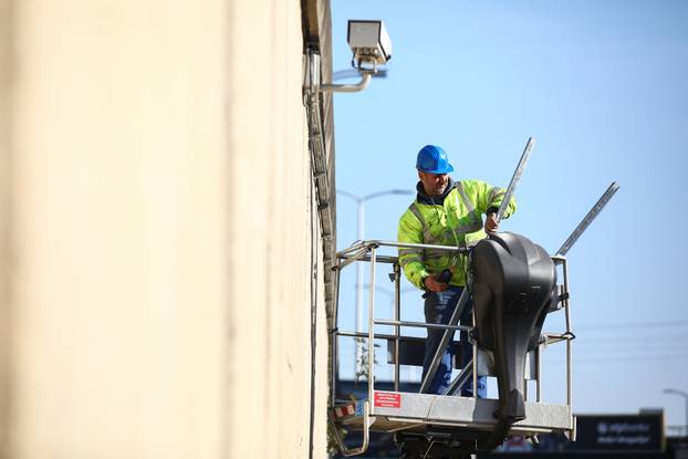 
Zagreb: Za promet zatvoren podvožnjak Savska cesta - Slavonska avenija zbog radova na rekonstrukciji javne rasvjete