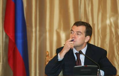 Medvedev: Trump mirotvorac je započeo novi američki rat. Ovako neće dobiti Nobela za mir