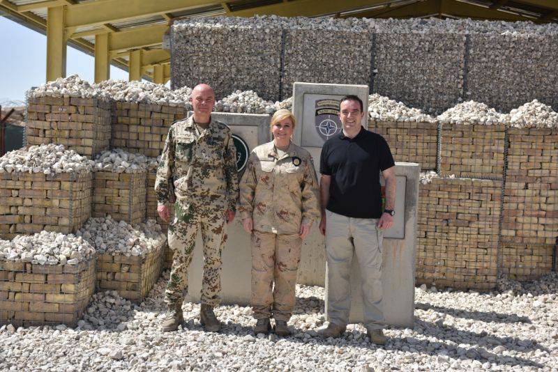 Grabar Kitarović posjetila je hrvatske vojnike u Afganistanu