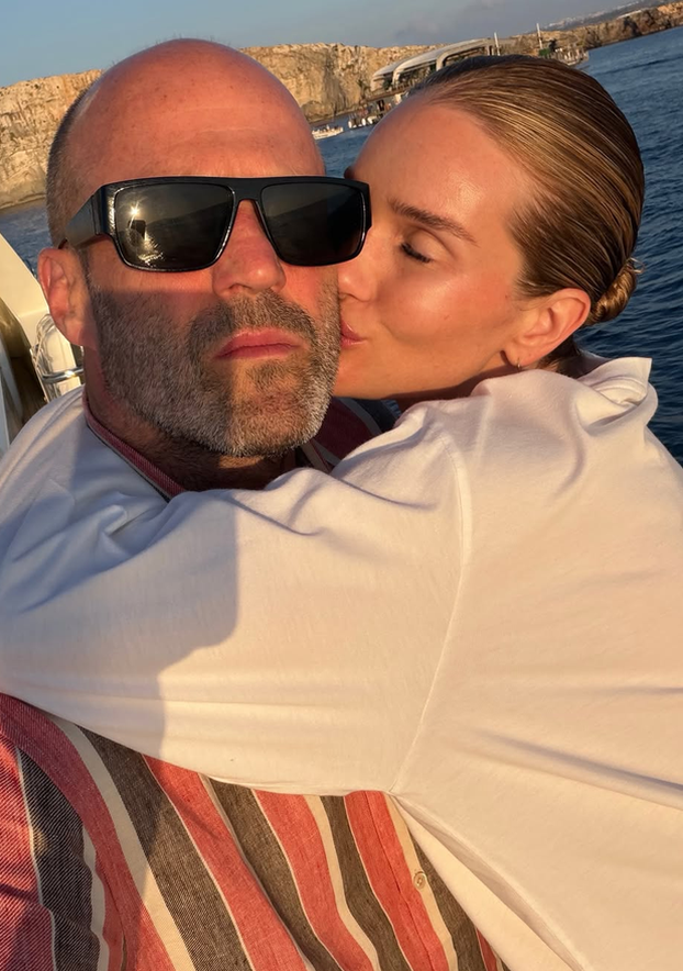 FOTO Wow, kakvo tijelo! Rosie Huntington-Whiteley pokazala trbušnjake i utegnutu guzu